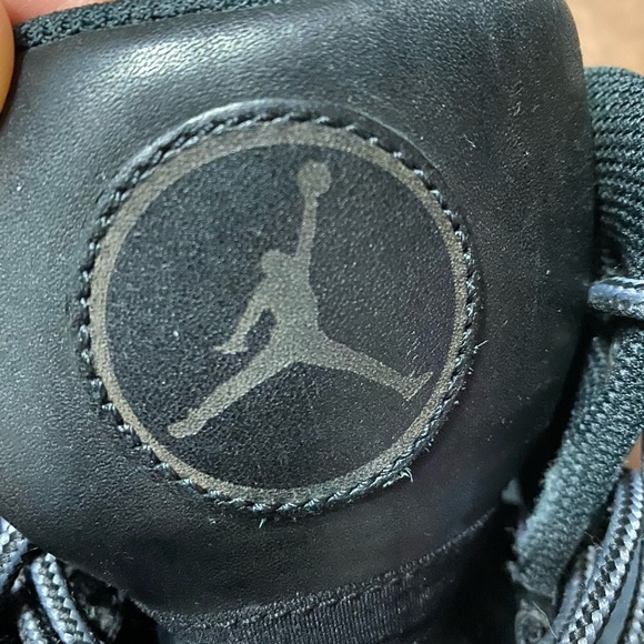 Air Jordan black leather shoes - Picture 8 of 8